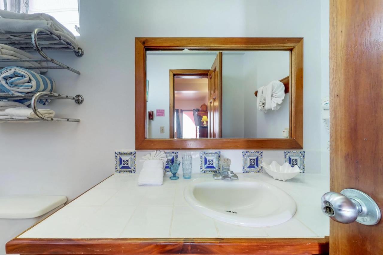 Palm @ Caribe Island Apartment San Pedro  Ngoại thất bức ảnh
